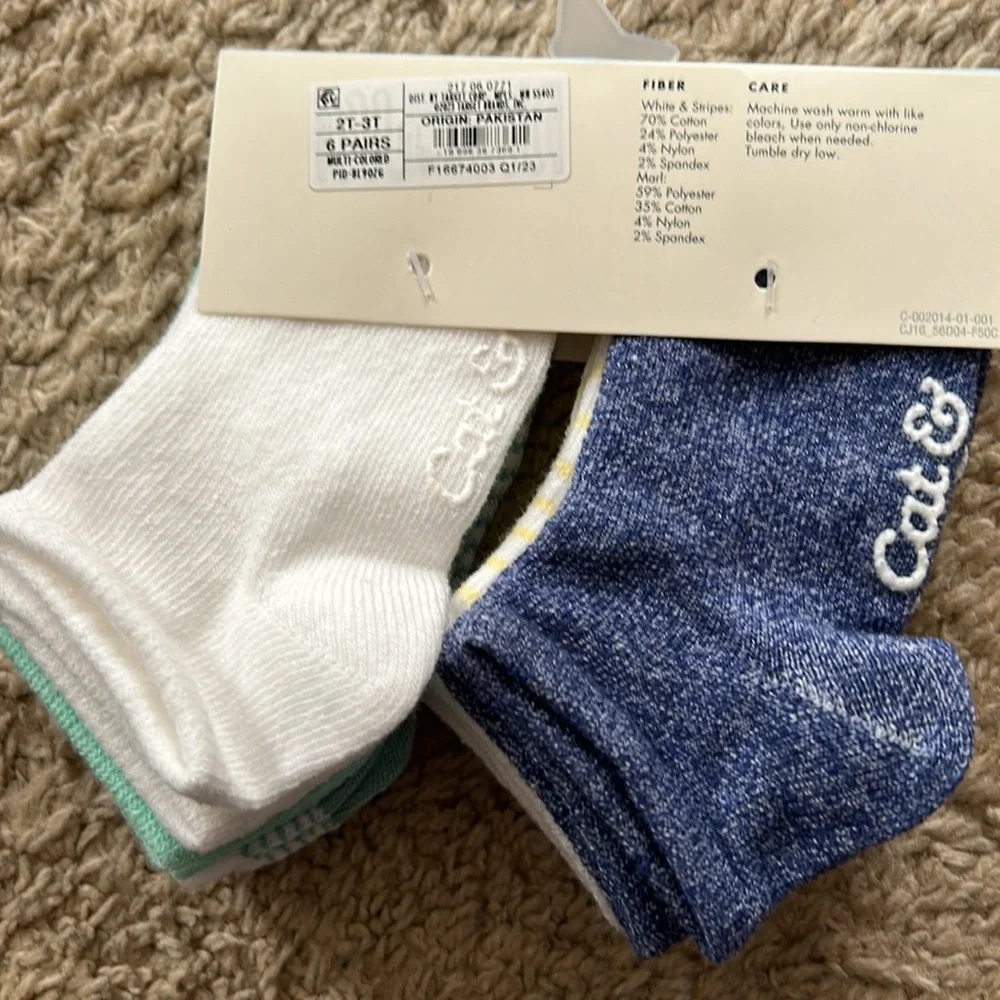 Cat & Jack 6pk Kids Low-cut socks gripper bottoms - 2T-3T (shoe 5-8)
